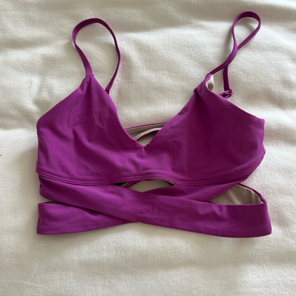 Lululemon sports bra